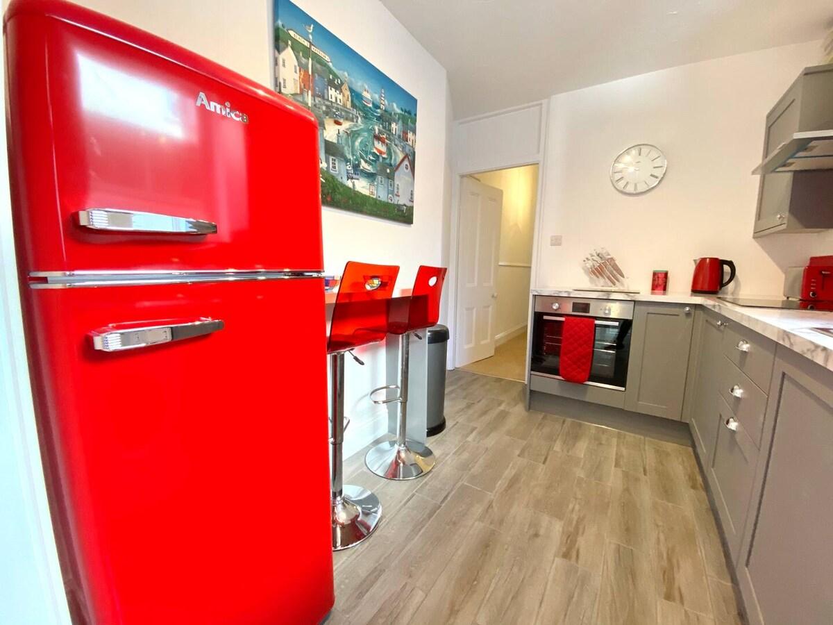 Truro Ground Floor Retreat: Accessible City Apt5